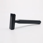 Precision safety razor: the ultimate tool for a zero-irritation shave, featuring a 30° angle for a closer fit.